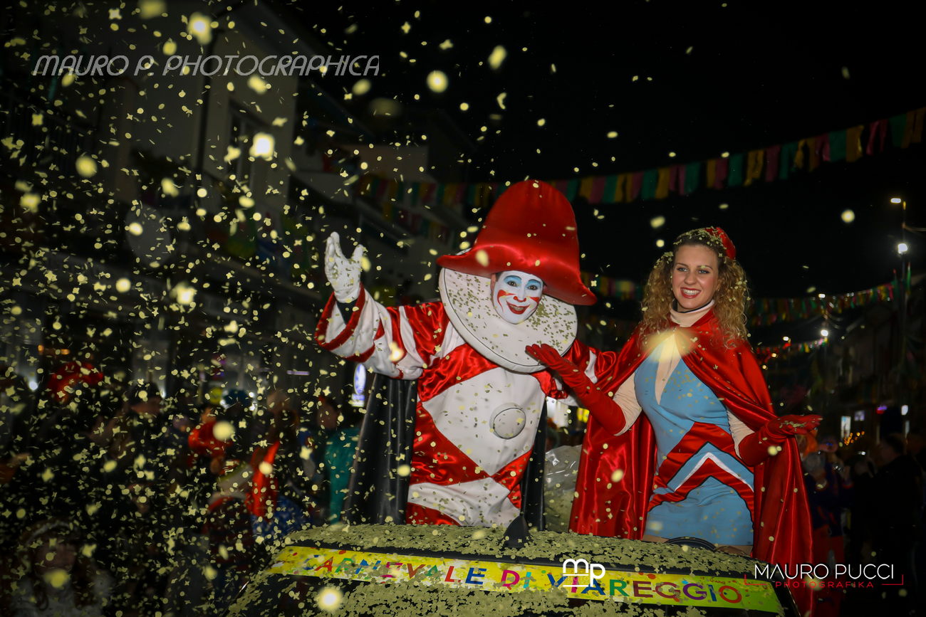 Carnevaldarsena, buona la prima: il Baccanale nelle foto di Mauro Pucci