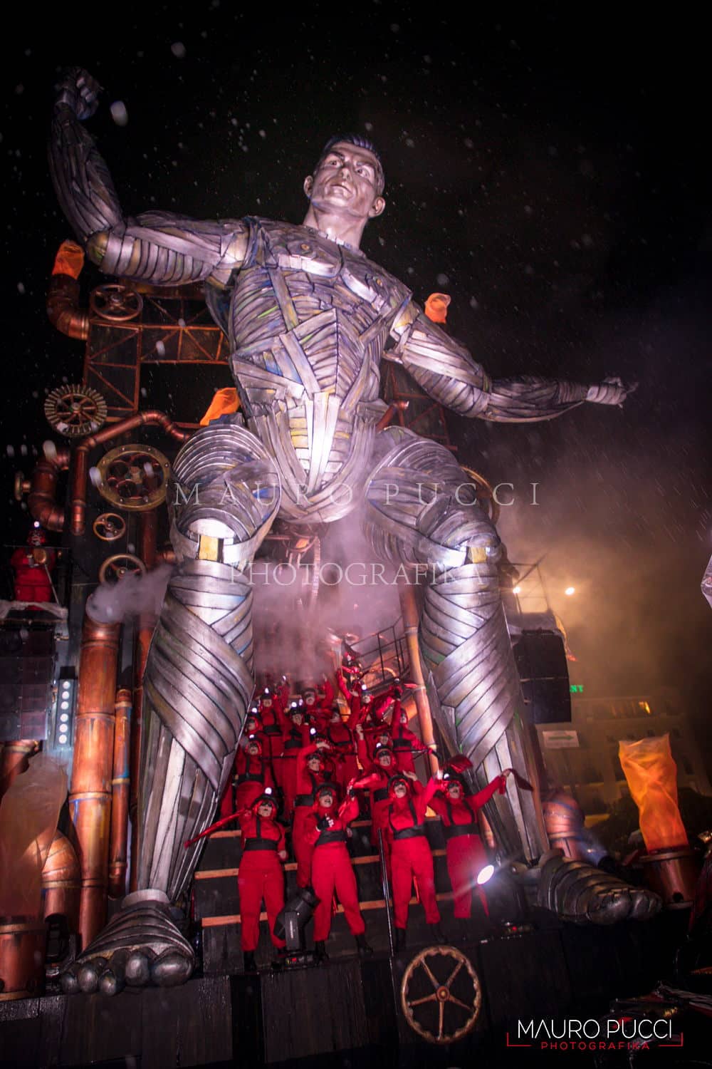 Il primo corso di Carnevale nelle foto di Mauro Pucci