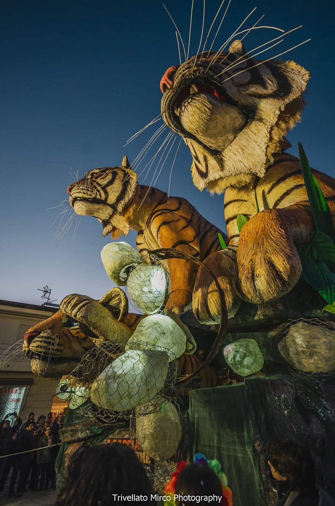 carnevale di viareggio terzo corso foto di mirco trivellato 3