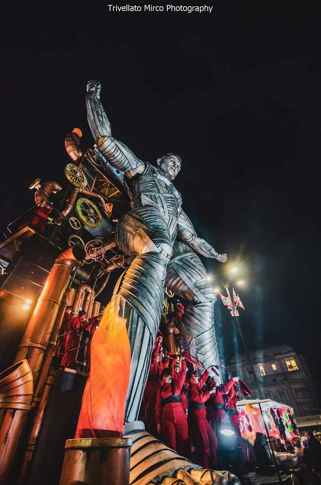 carnevale di viareggio terzo corso foto di mirco trivellato 5