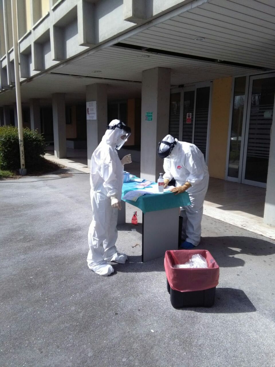 Coronavirus, a Lucca i primi “tamponi in auto”