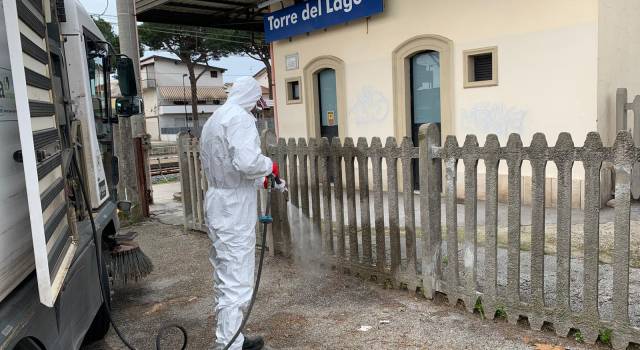Coronavirus, Sea al lavoro per sanificare Viareggio e Torre del Lago con un germicida