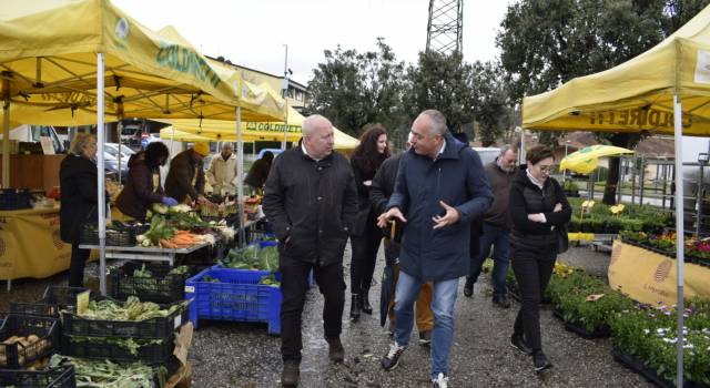 Il sindaco al mercato di Coldiretti per la campagna #mangiaitaliano