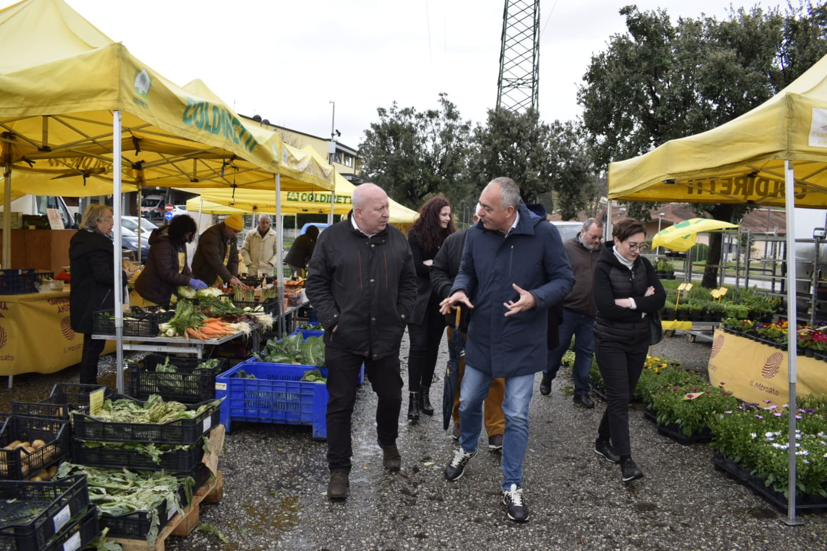 Il sindaco al mercato di Coldiretti per la campagna #mangiaitaliano