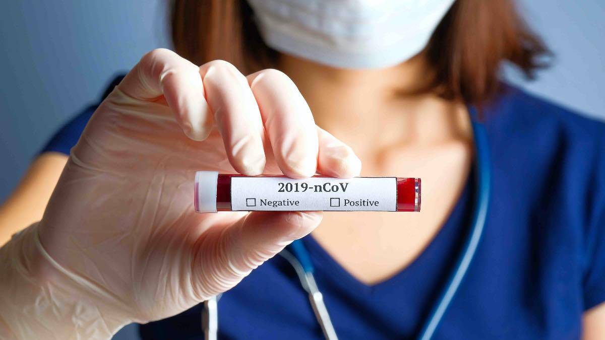 Coronavirus, 4.860 nuovi casi, età media 37 anni. I deceduti sono 26