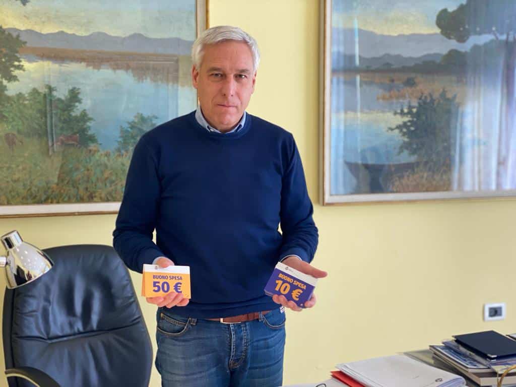 Emergenza Covid 19, al via la distribuzione dei buoni spesa a Viareggio: la consegna a domicilio