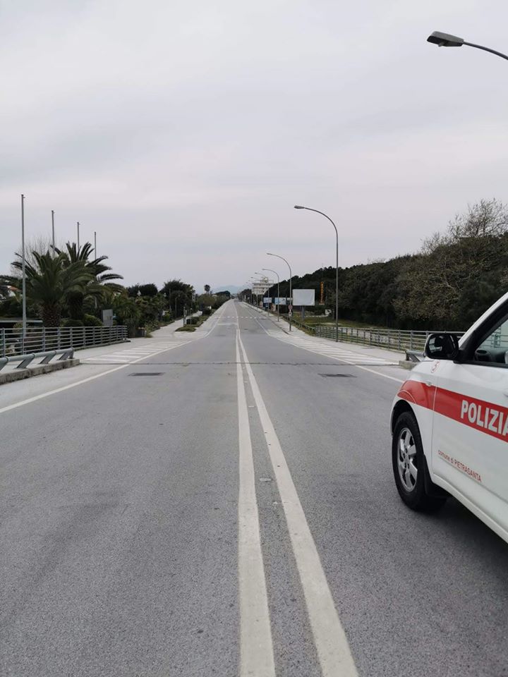 Emergenza sanitaria: 400 persone controllate nel ponte Pasquale a Pietrasanta,  24 hanno violato decreto #iorestoacasa