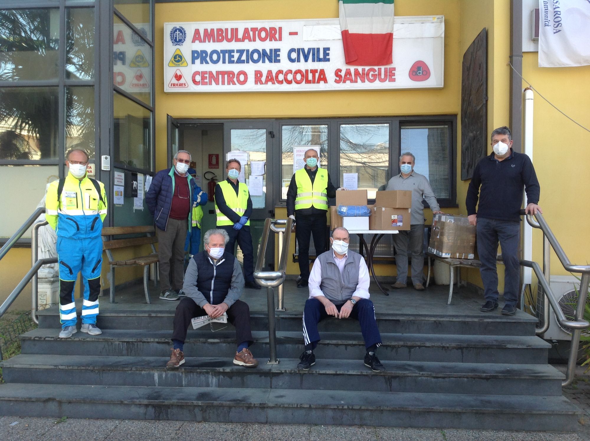 I Lions Club di Massarosa donano materiale di protezione a Protezione Civile e Misericordia