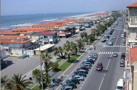 Lions Club Versilia: donazione di autoveicolo al banco alimentare