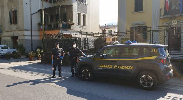 Le Fiamme Gialle trovano un centro massaggi aperto a Viareggio in barba alle disposizioni Covid &#8211; 19