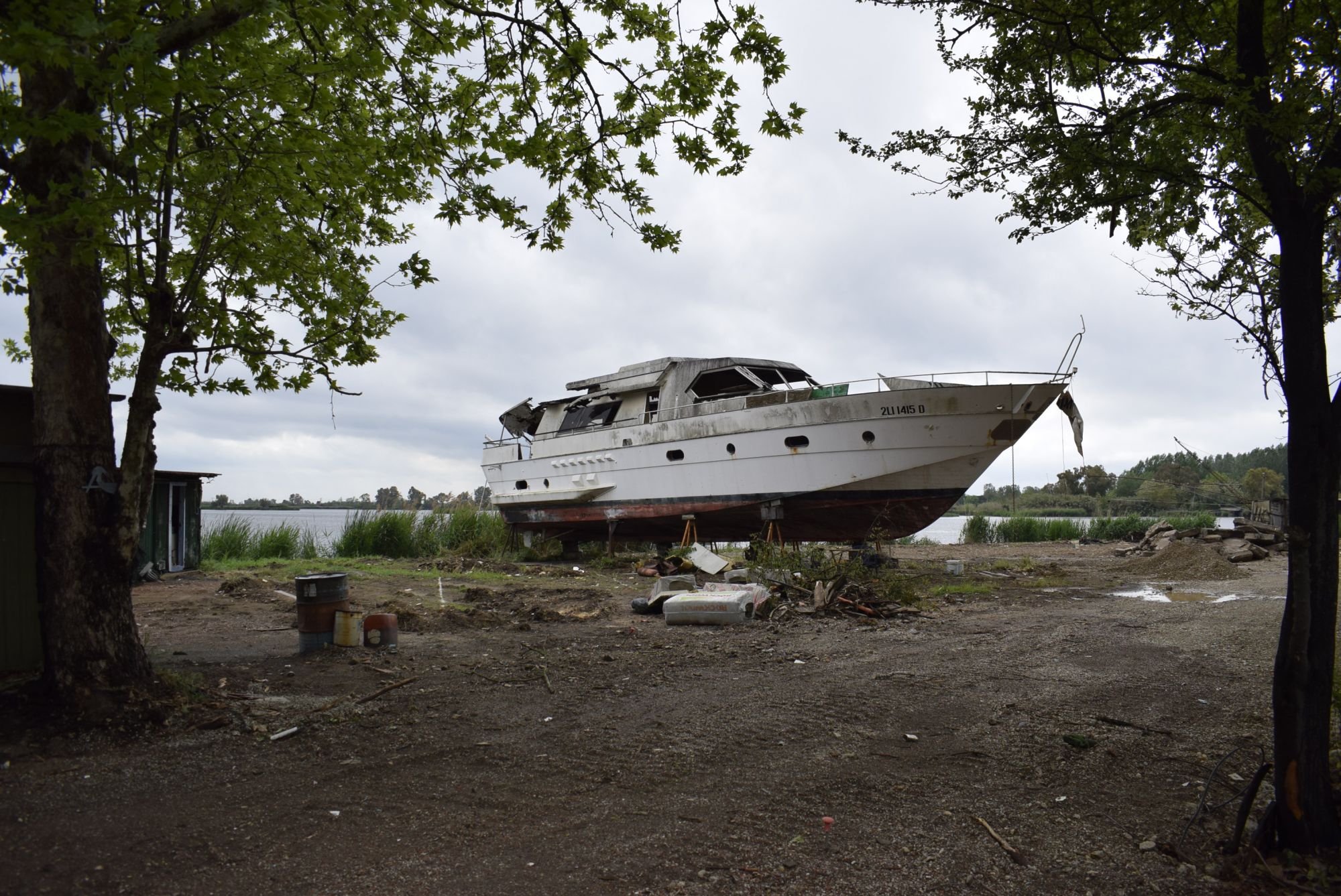 Una terrazza sullo yacht per osservare il lago