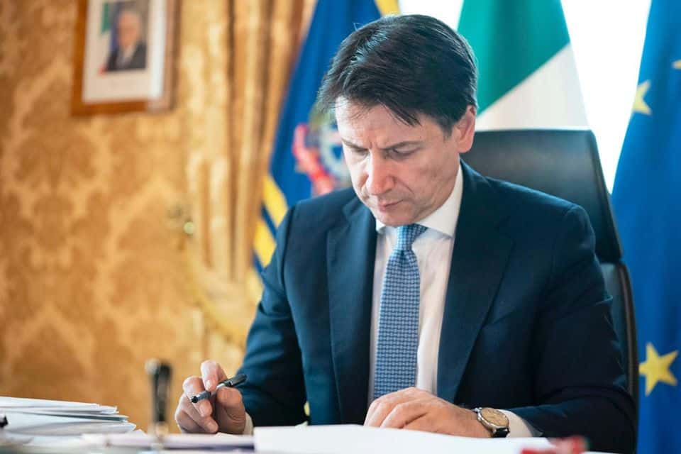 Ok alla regolarizzazione dei migranti, trovato l’accordo politico. Oggi il Consiglio dei Ministri sul “Decreto Rilancio”