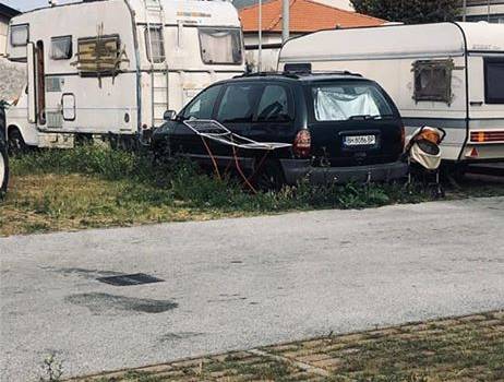 Campo rom abusivo, auto abbandonate  e degrado in Darsena: la denuncia di Luigi Troiso