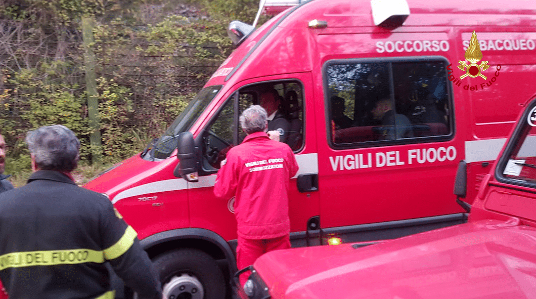 Ciclista cade nel bosco di notte, ritrovato stamattina