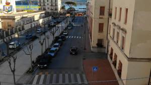 foto via elba sul mare con auto gdf