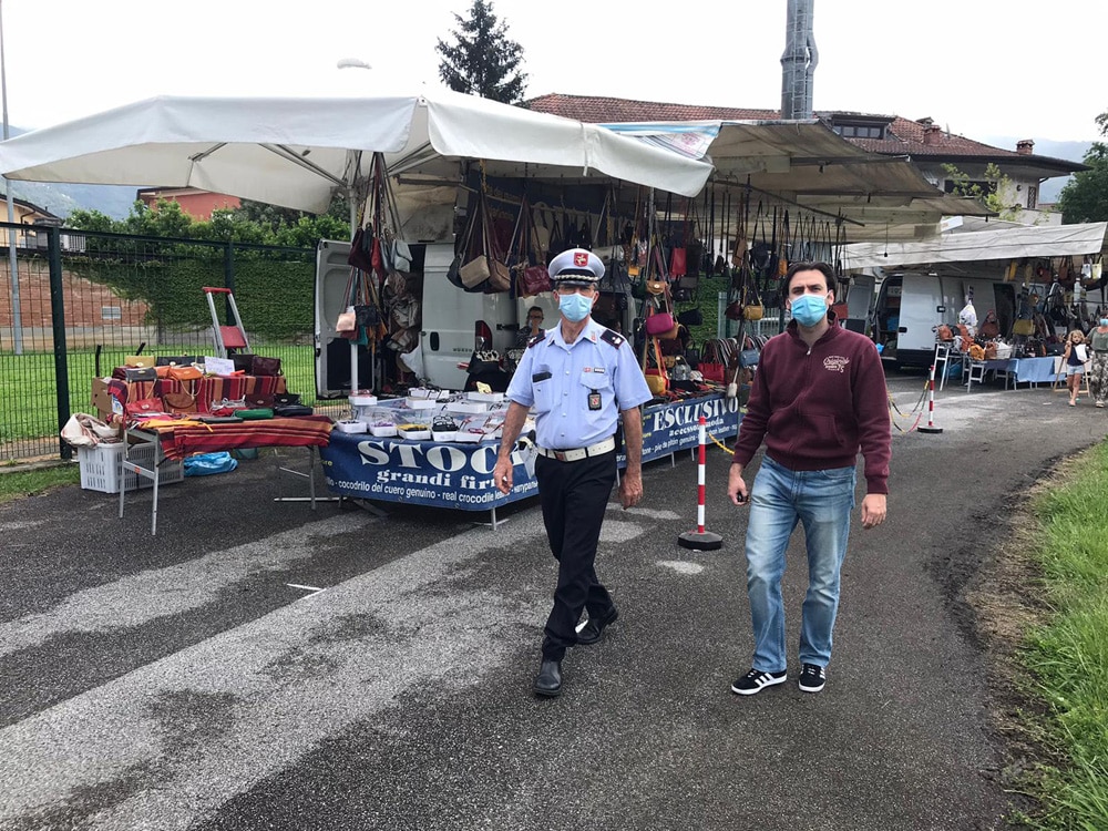 Primo giorno di mercato settimanale allo Stadio Comunale di Camaiore