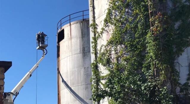 Iniziata la demolizione dei silos dell&#8217;ex Salov, Del Ghingaro: &#8220;Viareggio è sempre più bella&#8221;