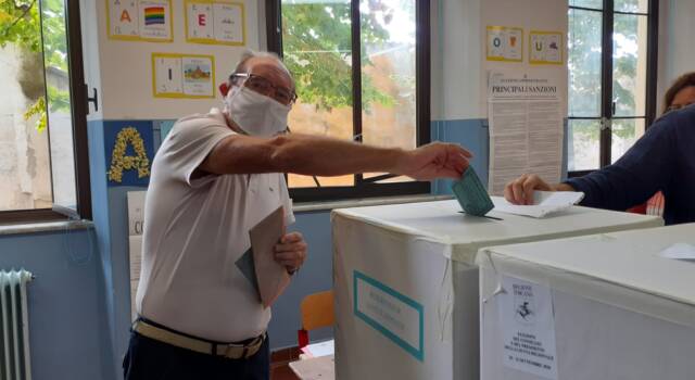 Election day, l&#8217;affluenza ai seggi a Viareggio alle 19