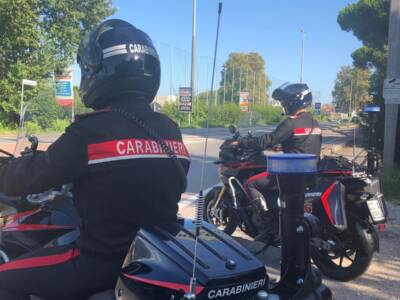 Furto su auto in sosta, straniero incastrato da una impronta