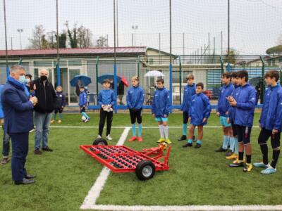 Il Senatore Mallegni (FI) dona macchinario al Campo Pedonese di Pietrasanta