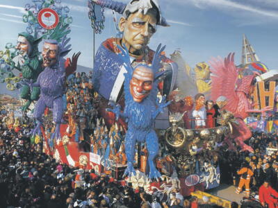 Carnevale di Viareggio, con Il Tirreno in regalo i poster dei carri vincitori dal 2000 al 2020