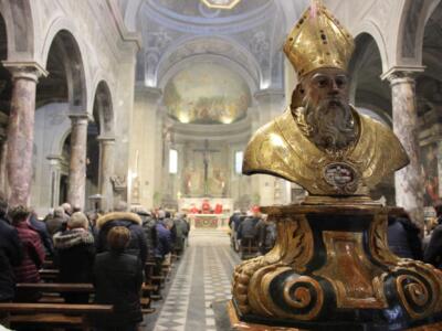 Pietrasanta festeggia San Biagio, liturgie e benedizione della gola (in sicurezza)