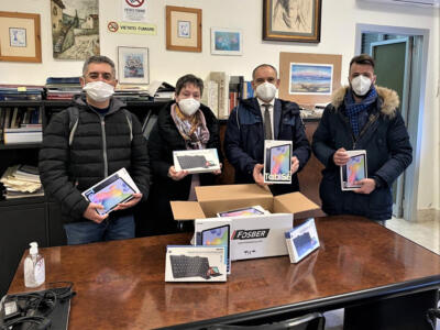 Dad,  Fosber e Provincia di Lucca donano tablet e tastiere al Galilei-Artiglio di Viareggio