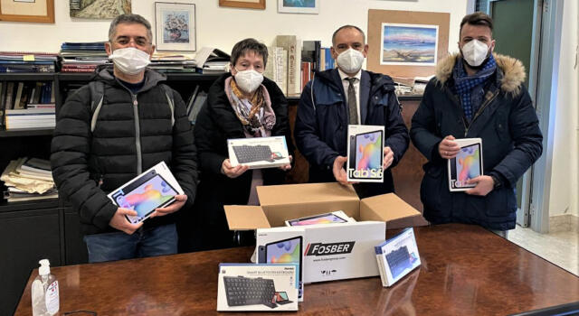 Dad,  Fosber e Provincia di Lucca donano tablet e tastiere al Galilei-Artiglio di Viareggio
