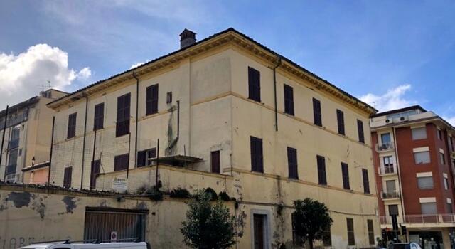 Partono i lavori di messa in sicurezza della ex caserma dei carabinieri di Viareggio