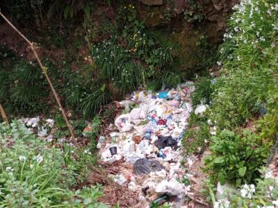 Ambiente: discarica di rifiuti agli ex Salesiani