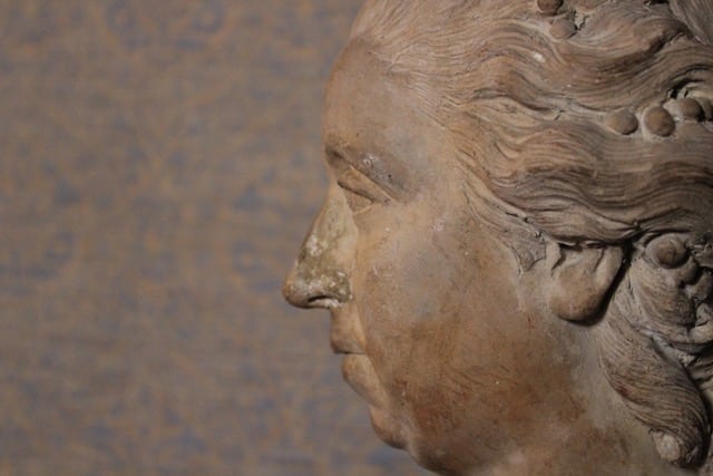 08 Maria Teresa Cybo Malaspina Particolare busto terracotta di Cybei Accademia BBAA Carrara 1