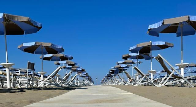 BAGNO VENEZIA &#8211; LIDO DI CAMAIOREDUE CORSI DI SCRITTURA IN RIVA AL MARE