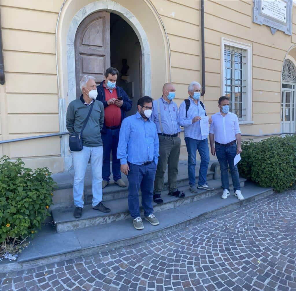 Atto di dimissioni di massa