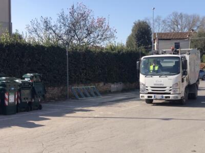 Rubate marmitte dei mezzi per la raccolta porta a porta  di Sistema Ambiente Lucca