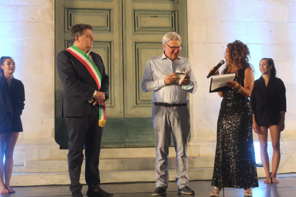 Foto momento proclamazione vincitore Alberto Bertoni