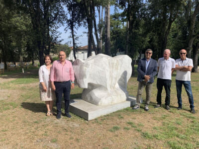 Ultimato il restauro dei Buoi, l’opera di Ugo Guidi all’interno del Parco di Villa Bertelli