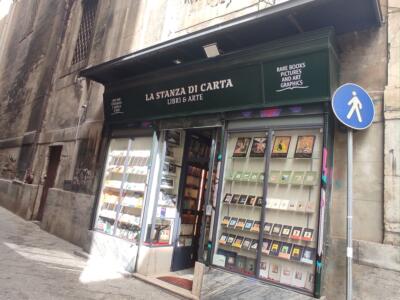 In giro per librerie: libreria “La stanza di carta”