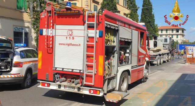 Incendio Roulotte nei pressi del Palazzetto dello Sport di Viareggio, nessuna persona coinvolta