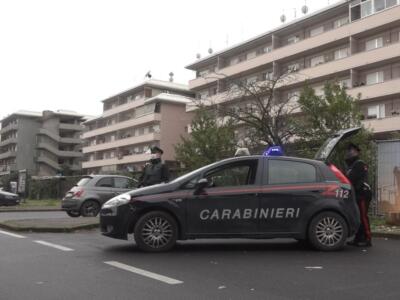 Furto in un circolo si trasforma in rapina, una donna ferita, indagano i Carabinieri