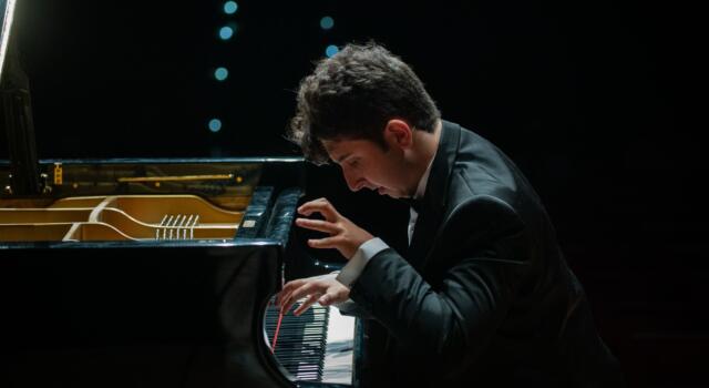 &#8220;Tra virtuosismo e passione&#8221; Edoardo Riganti Fulginei, giovanissimo pianista torna a Villa Bertelli