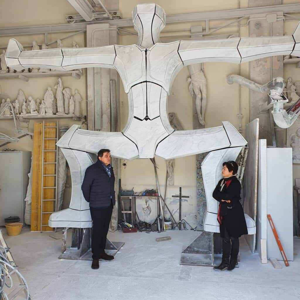 Foto scultura Choi rotonda via Torraccia