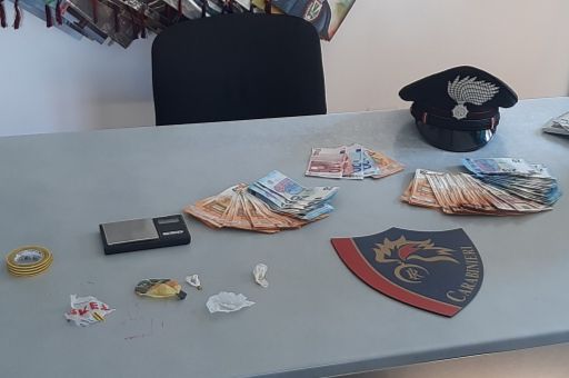 Operazione antidroga dei Carabinieri, arrestate due persone per spaccio di cocaina