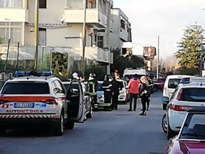 Blitz nella casa dell’uomo barricato, salvo anche il padre