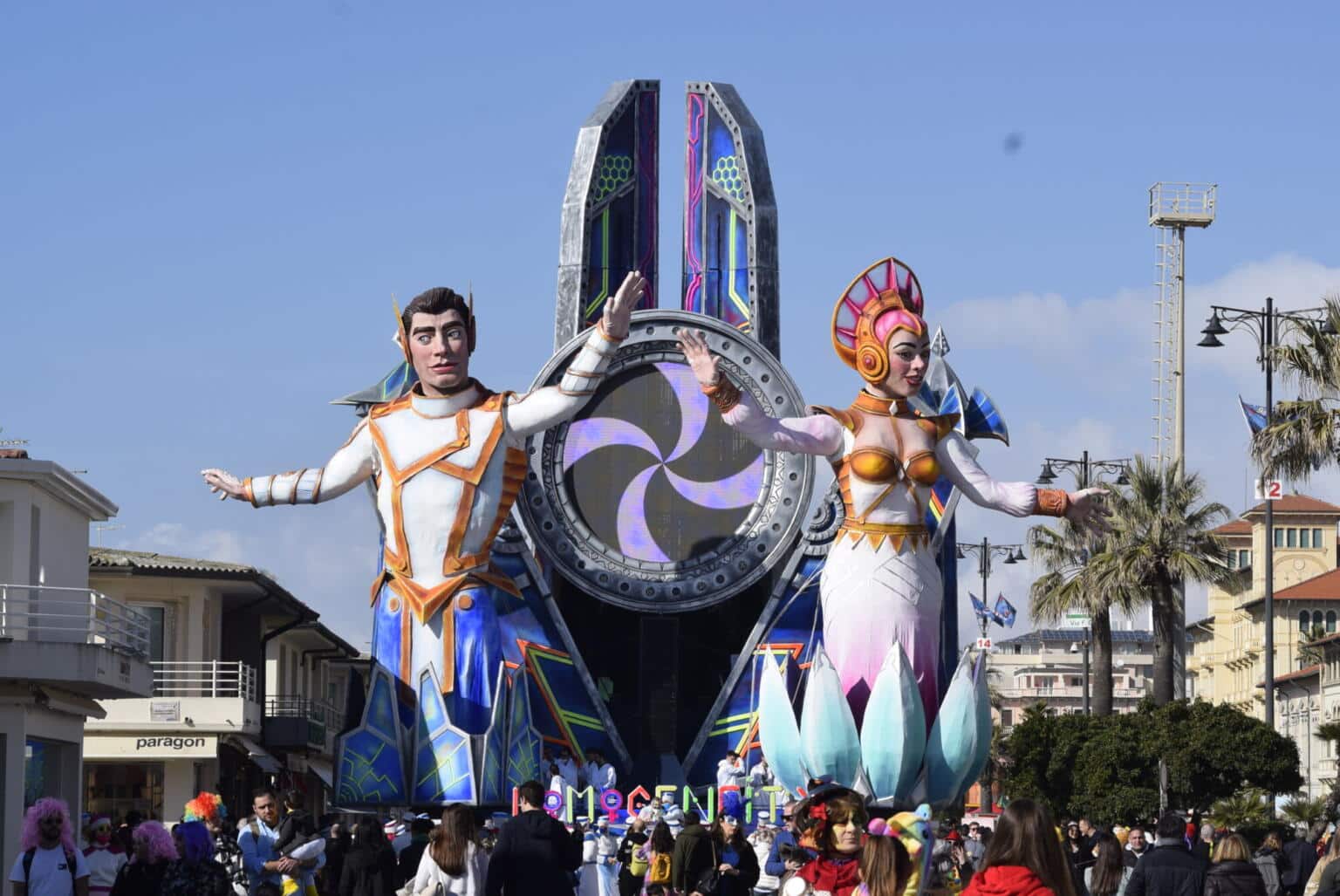 Carnevale di Viareggio 2022, le foto del corso Versiliatoday.it