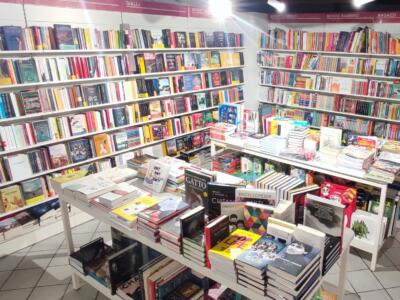 Mondadori Bookstore apre a Camaiore in via Vittorio Emanuele