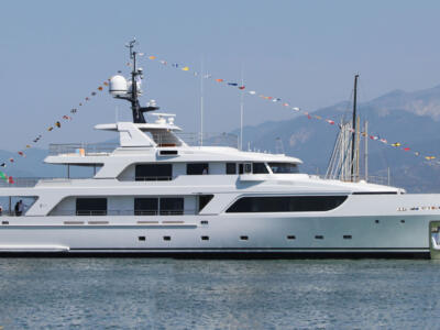Varato il nuovo yacht dei Cantieri Navali Codecasa, il Codecasa 43