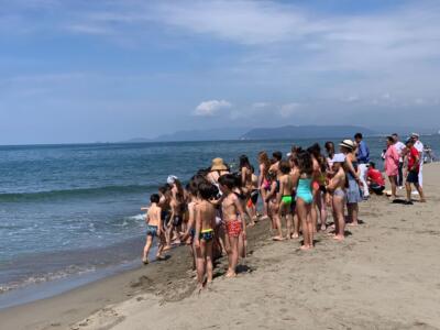 “Una giornata al mare”, una lezione in spiaggia con la Guardia Costiera