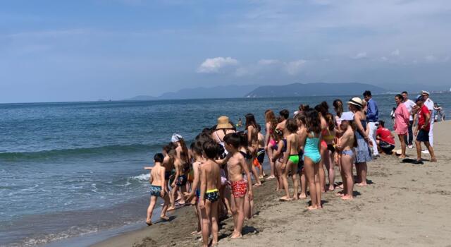 &#8220;Una giornata al mare&#8221;, una lezione in spiaggia con la Guardia Costiera