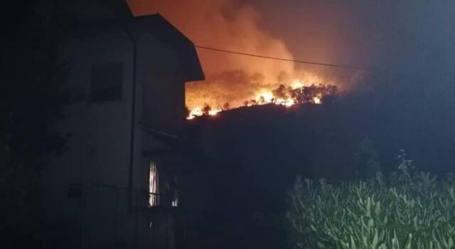 Assemblea pubblica a Bozzano per il post-incendio di Massarosa