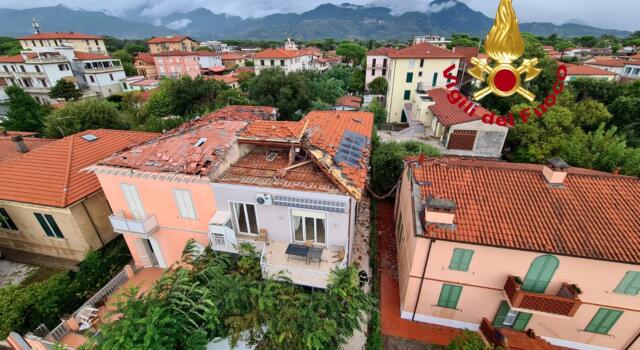 Crollo di un tetto a Pietrasanta